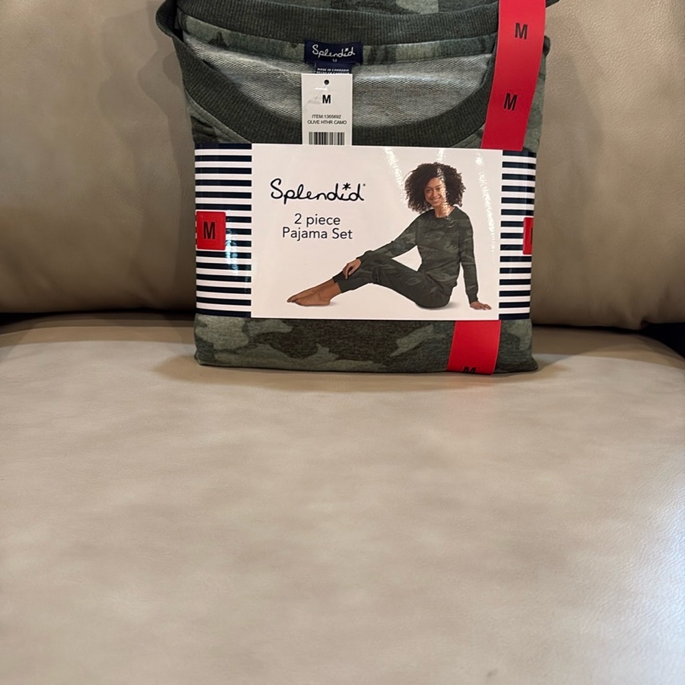 Splendid Olive Camo Lounge Set